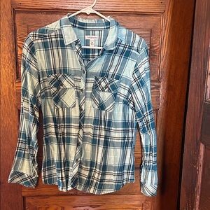 Croft & Barrow Blue Plaid Button Down Shirt